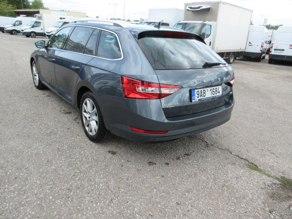 Skoda 2.0 Tdi Style - Station wagon: foto 5 Skoda 2.0 Tdi Style - Station wagon: foto 5
