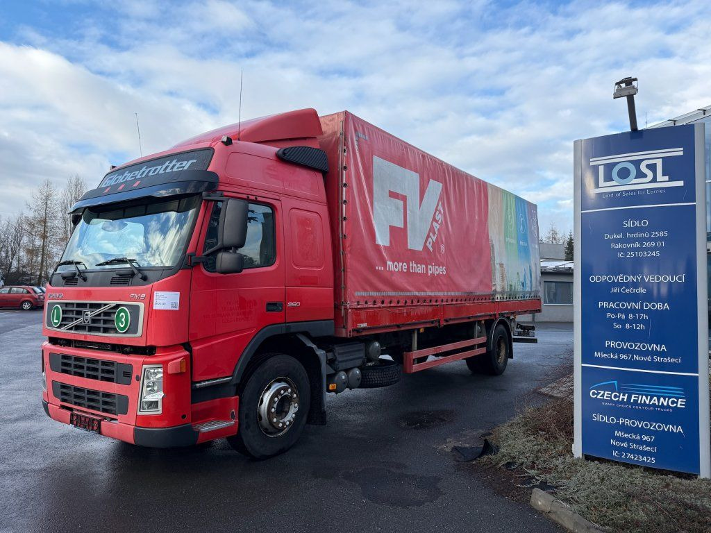Volvo FM260 EURO 3 - Camion centinato: foto 1 Volvo FM260 EURO 3 - Camion centinato: foto 1