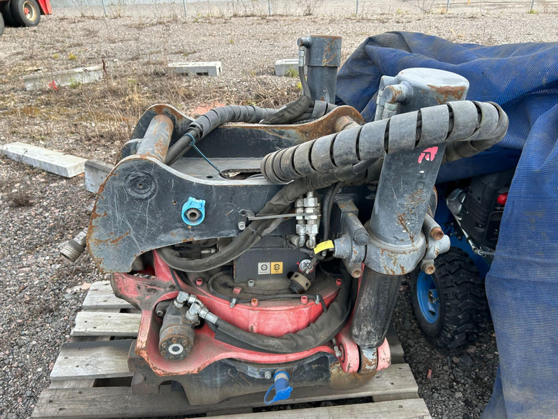 ROTOTILT R8 - Attrezzatura per Macchina da cantiere: foto 3 ROTOTILT R8 - Attrezzatura per Macchina da cantiere: foto 3