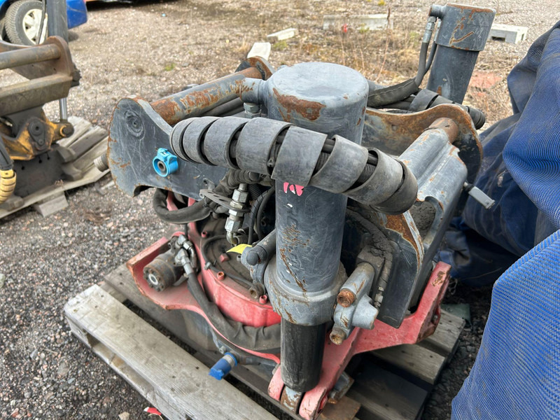 ROTOTILT R8 S70 - Attrezzatura per Macchina da cantiere: foto 2 ROTOTILT R8 S70 - Attrezzatura per Macchina da cantiere: foto 2