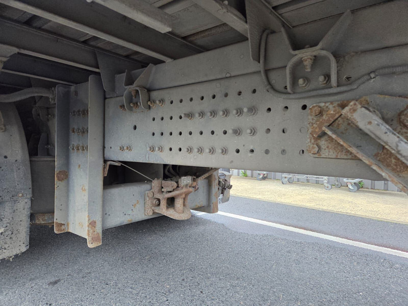 Renault Premium 460dxi - Camion centinato: foto 3 Renault Premium 460dxi - Camion centinato: foto 3