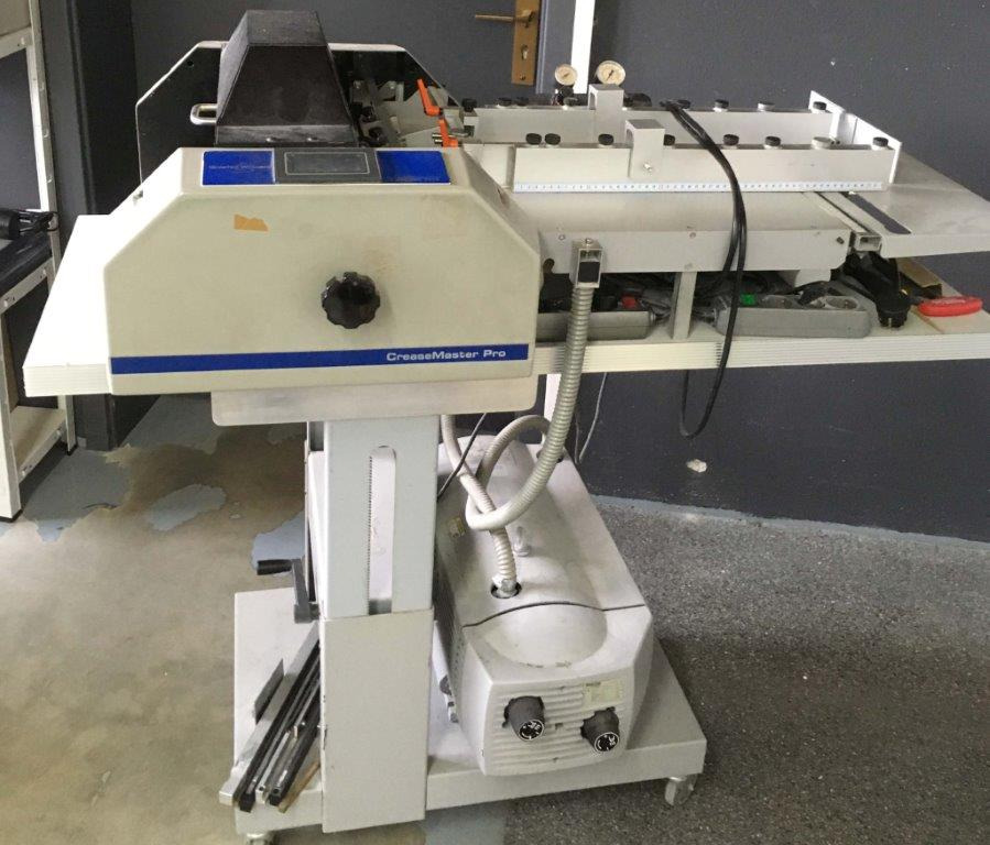 Graphic Whizard CreaseMaster Pro with suction feeder - Piegatrice: foto 1 Graphic Whizard CreaseMaster Pro with suction feeder - Piegatrice: foto 1
