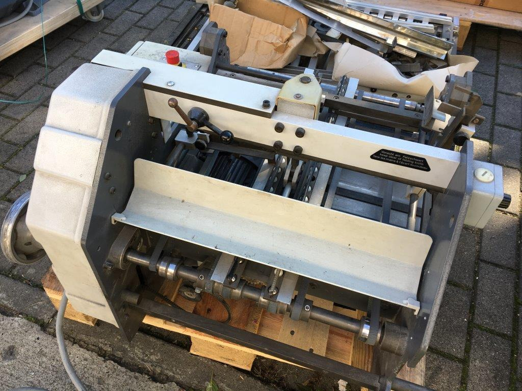Heidelberg steel KBi 1-36 hook-in cross-fold unit - Piegatrice: foto 4 Heidelberg steel KBi 1-36 hook-in cross-fold unit - Piegatrice: foto 4