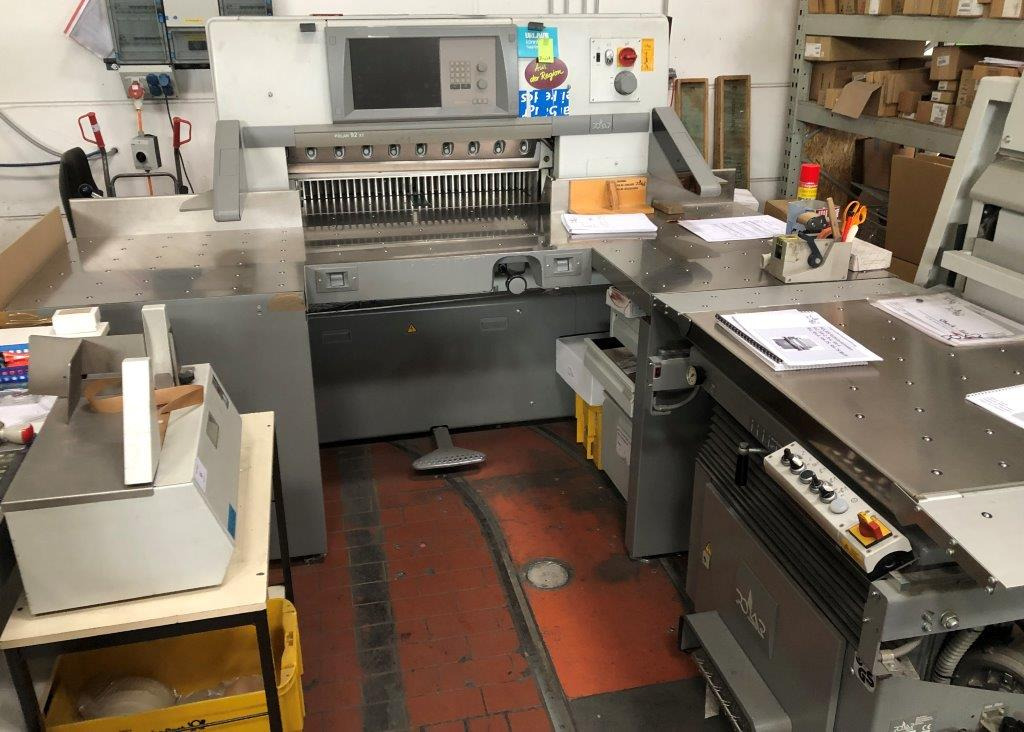Polar 92 XT high-speed cutting line with RA-2 vibrator, optional LW 450 lift and counting scale - Taglierina per carta: foto 1 Polar 92 XT high-speed cutting line with RA-2 vibrator, optional LW 450 lift and counting scale - Taglierina per carta: foto 1