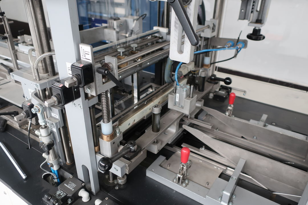 Macchina per imballaggio Sollas SX 60 film wrapping machine with moen maskinbyg pick and place feeder: foto 10 Macchina per imballaggio Sollas SX 60 film wrapping machine with moen maskinbyg pick and place feeder: foto 10