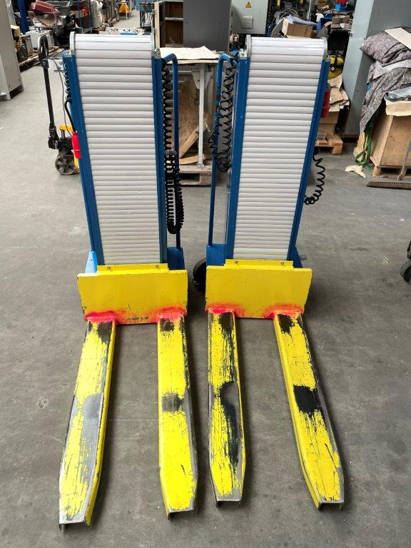 Two electric pallet lifters Butler 1200 - Transpallet: foto 3 Two electric pallet lifters Butler 1200 - Transpallet: foto 3