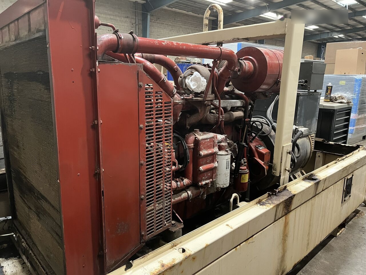 IVECO 240 kVa 8361 SRI - Gruppo elettrogeno: foto 4 IVECO 240 kVa 8361 SRI - Gruppo elettrogeno: foto 4