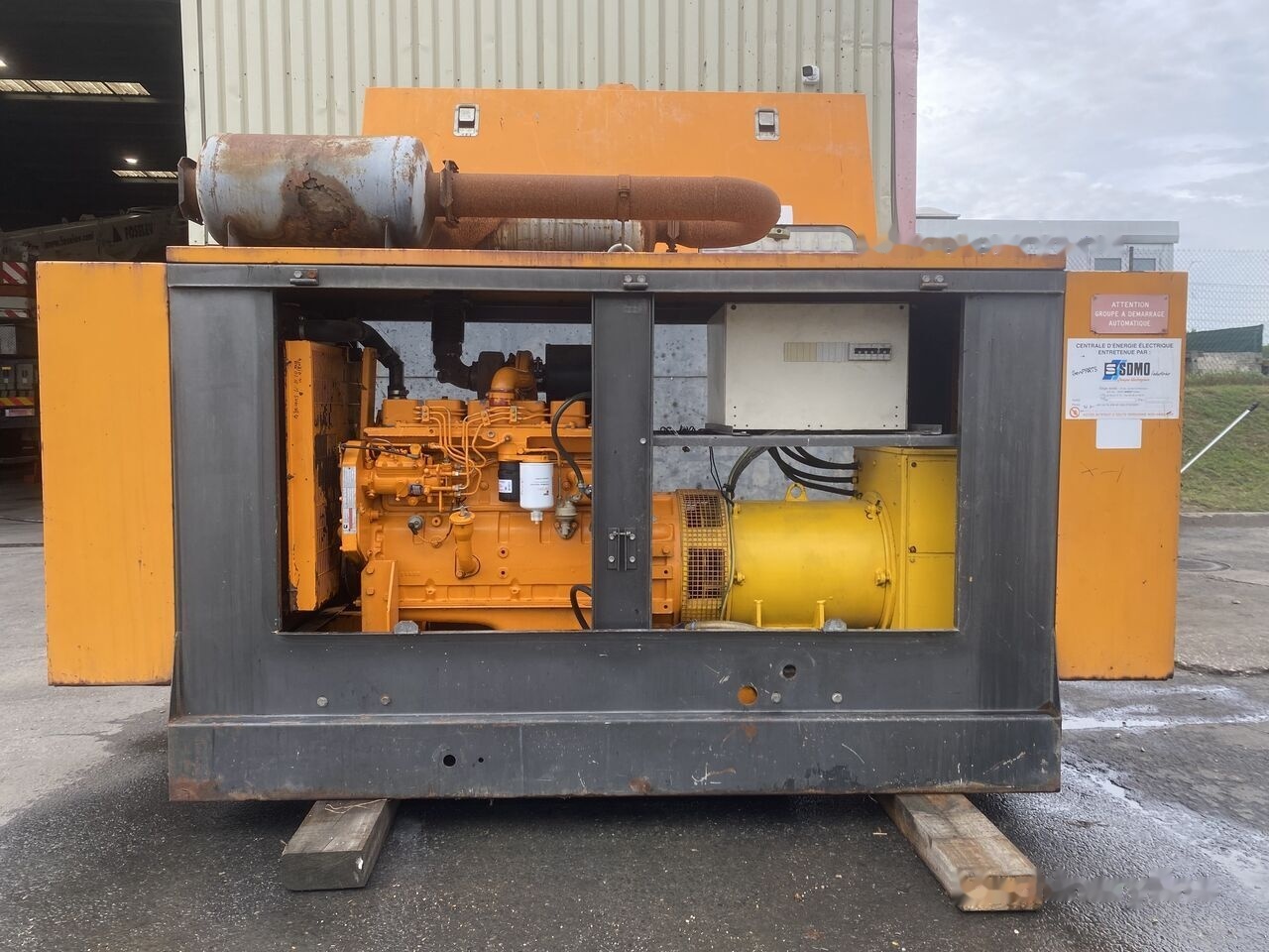 SDMO 100 kVa Cummins 6BT5.9 - Gruppo elettrogeno: foto 2 SDMO 100 kVa Cummins 6BT5.9 - Gruppo elettrogeno: foto 2