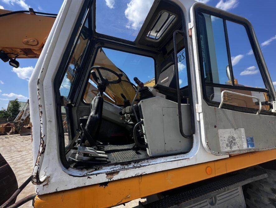 Escavatore gommato Liebherr A316: foto 8