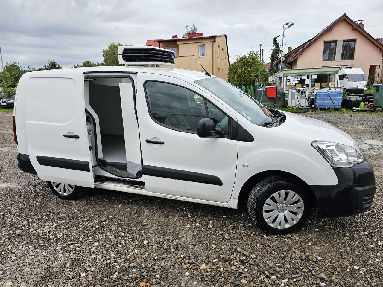 CITROËN Berlingo long chlodnia mroznia carrier Klima EURO6 - Furgone frigo: foto 1 CITROËN Berlingo long chlodnia mroznia carrier Klima EURO6 - Furgone frigo: foto 1