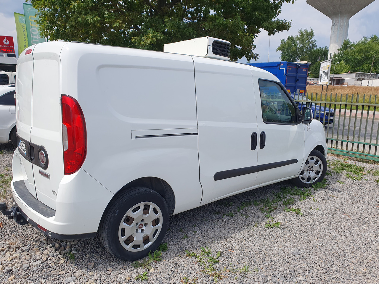 FIAT DOBLO LONG CHLODNIA carrier KLIMA EURO6 - Furgone frigo: foto 2 FIAT DOBLO LONG CHLODNIA carrier KLIMA EURO6 - Furgone frigo: foto 2