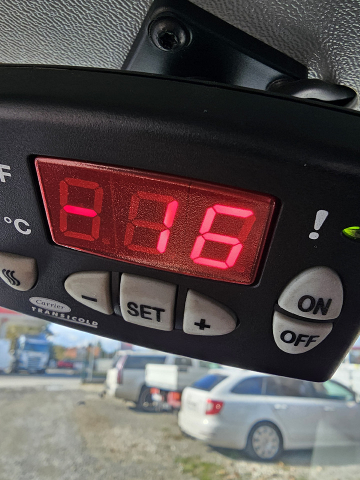 Fiat Doblo chlodnia mroznia carrier +230v - 18 C euro5 - Furgone frigo: foto 5 Fiat Doblo chlodnia mroznia carrier +230v - 18 C euro5 - Furgone frigo: foto 5