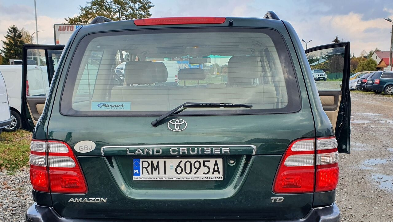Toyota LAND CRUISER 100 4,2 TD KLIMA 7 OSOB - Autovettura: foto 5 Toyota LAND CRUISER 100 4,2 TD KLIMA 7 OSOB - Autovettura: foto 5