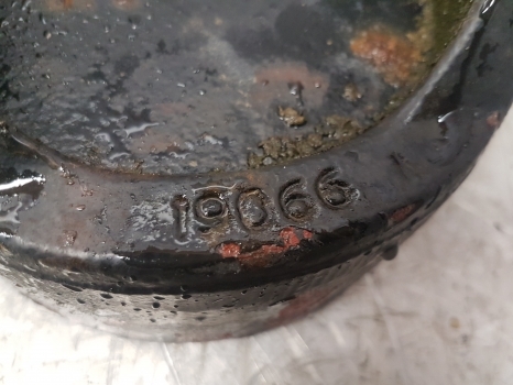 Case 4210, 4230, C90, Cx90, 895 Front Axle Support 1537607c1, 19066 - Asse anteriore per Trattore: foto 5 Case 4210, 4230, C90, Cx90, 895 Front Axle Support 1537607c1, 19066 - Asse anteriore per Trattore: foto 5
