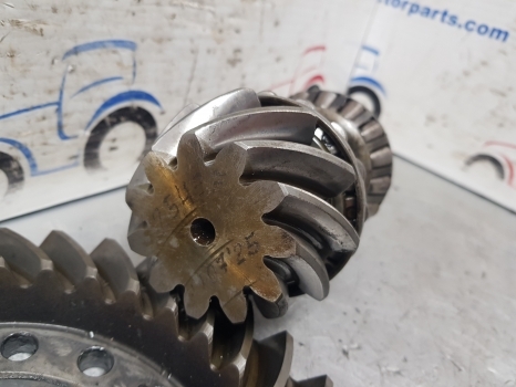 Case 5140, 5250 Front Axle Bevel Gear Z 11/32 065630; 81877c1; 81876c1; 065630 - Asse anteriore per Trattore: foto 3 Case 5140, 5250 Front Axle Bevel Gear Z 11/32 065630; 81877c1; 81876c1; 065630 - Asse anteriore per Trattore: foto 3
