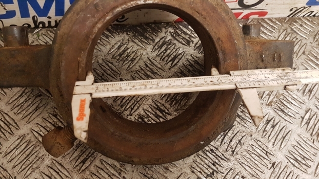 Case Cx70, Cx80, Cx90, Cx100 Front Axle Support Rear B510160 - Asse anteriore per Trattore: foto 2 Case Cx70, Cx80, Cx90, Cx100 Front Axle Support Rear B510160 - Asse anteriore per Trattore: foto 2