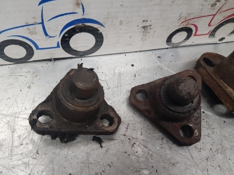 Case International Zf Apl330 85, 95 Xl Ser 856 Front Axle King Pin Kit 81428c1 - Asse anteriore per Trattore: foto 2 Case International Zf Apl330 85, 95 Xl Ser 856 Front Axle King Pin Kit 81428c1 - Asse anteriore per Trattore: foto 2