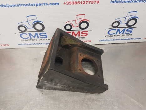 Case Maxxum 5120, 5140, 5130, 5240 Cab Front Support 1530867c1, 120205a2 - Sospensione della cabina: foto 2 Case Maxxum 5120, 5140, 5130, 5240 Cab Front Support 1530867c1, 120205a2 - Sospensione della cabina: foto 2