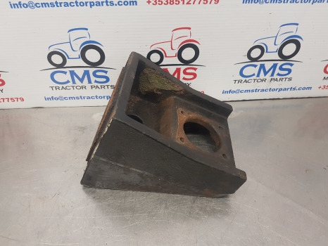 Case Maxxum 5120, 5140, 5130, 5240 Cab Front Support 1530867c1, 120205a2 - Sospensione della cabina: foto 1 Case Maxxum 5120, 5140, 5130, 5240 Cab Front Support 1530867c1, 120205a2 - Sospensione della cabina: foto 1