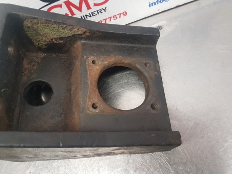 Case Maxxum 5120, 5140, 5130, 5240 Cab Front Support 1530867c1, 120205a2 - Sospensione della cabina: foto 5 Case Maxxum 5120, 5140, 5130, 5240 Cab Front Support 1530867c1, 120205a2 - Sospensione della cabina: foto 5