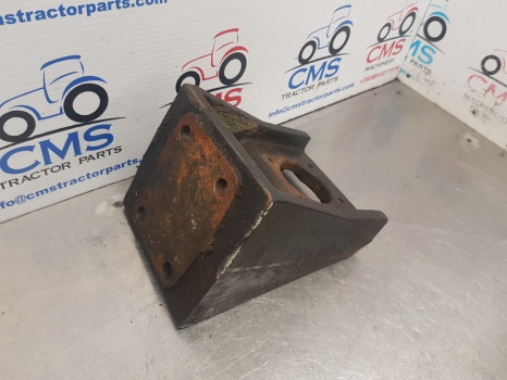 Case Maxxum 5120, 5140, 5130, 5240 Cab Front Support 1530867c1, 120205a2 - Sospensione della cabina: foto 3 Case Maxxum 5120, 5140, 5130, 5240 Cab Front Support 1530867c1, 120205a2 - Sospensione della cabina: foto 3