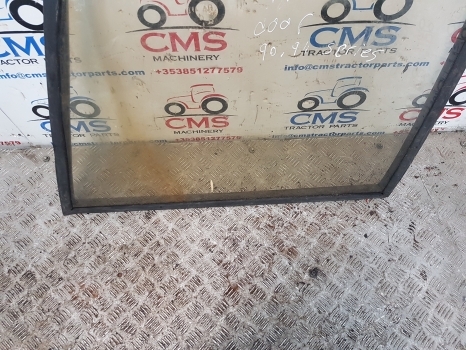 David Brown Case 90, 94 Series 1390, 1394 Upper Door Glass Left K303701 - Porta e ricambi per Trattore: foto 4 David Brown Case 90, 94 Series 1390, 1394 Upper Door Glass Left K303701 - Porta e ricambi per Trattore: foto 4