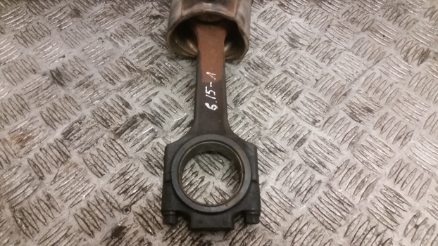 Deutz Agrotron 6.15 Engine Piston And Connecting Rod 04800307, 04800286 - Pistoni/ Anelli/ Boccole per Trattore: foto 2 Deutz Agrotron 6.15 Engine Piston And Connecting Rod 04800307, 04800286 - Pistoni/ Anelli/ Boccole per Trattore: foto 2