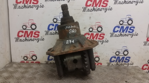 Fermec 860 Front Axle Differential Unit Assembly With Bevel Gear - Differenziale per Terna: foto 1 Fermec 860 Front Axle Differential Unit Assembly With Bevel Gear - Differenziale per Terna: foto 1