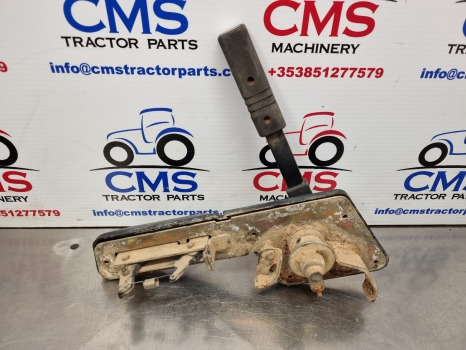 Fiat 115-90, 90, Tl Series, T5000, Accelerator Control Lever Assy 5115443 - Cabina e interni: foto 3 Fiat 115-90, 90, Tl Series, T5000, Accelerator Control Lever Assy 5115443 - Cabina e interni: foto 3