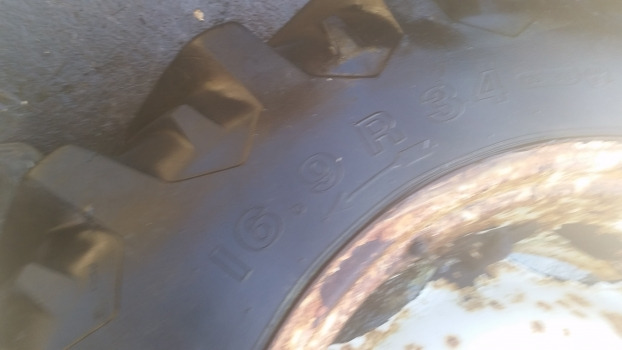 Fiat 90-90, 90 Series Rear Wheel And Tyre 16.9 R34 - Ruota completa per Macchina agricola: foto 4 Fiat 90-90, 90 Series Rear Wheel And Tyre 16.9 R34 - Ruota completa per Macchina agricola: foto 4