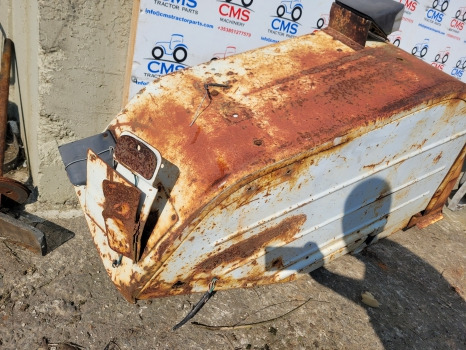 Ford 5000, 6000, 7000 Cab Rear Mudguard Fender Lhs Wide Type 82008463 - Parafango: foto 2 Ford 5000, 6000, 7000 Cab Rear Mudguard Fender Lhs Wide Type 82008463 - Parafango: foto 2