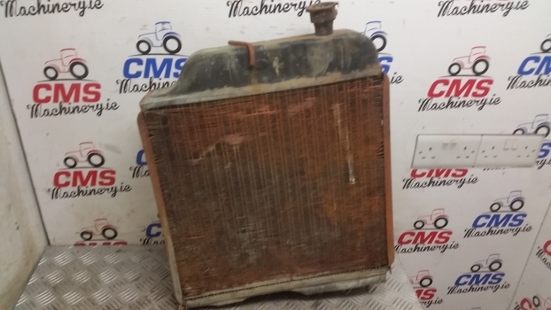 Ford Engine Water Cooling Radiator With Cowling - Radiatore per Trattore: foto 3 Ford Engine Water Cooling Radiator With Cowling - Radiatore per Trattore: foto 3