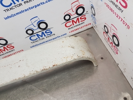 Ford New Holland 2000, 3000, 5100, 4600, 6600 Mudguard Bracket Support 81822981 - Parafango per Trattore: foto 3 Ford New Holland 2000, 3000, 5100, 4600, 6600 Mudguard Bracket Support 81822981 - Parafango per Trattore: foto 3