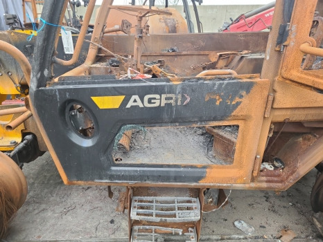 Jcb 542-70 Ag Cab door frame lower 402/s3035 - Porta e ricambi: foto 1 Jcb 542-70 Ag Cab door frame lower 402/s3035 - Porta e ricambi: foto 1