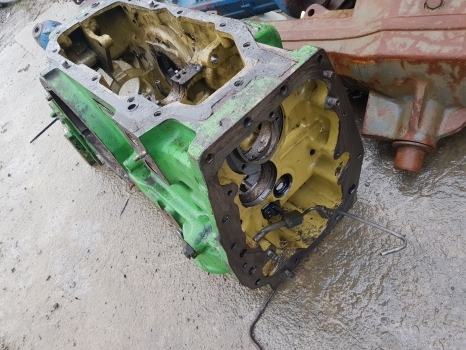 John Deere 1950 Rear Axle Center Housing L63940; Al68510; Al66781; L62445; - Asse posteriore per Trattore: foto 4 John Deere 1950 Rear Axle Center Housing L63940; Al68510; Al66781; L62445; - Asse posteriore per Trattore: foto 4