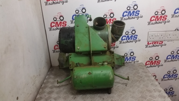 John Deere 3350, 2250 Air Cleaner And Hydraulic Reservoir Al55540, Al66857 - Filtro aria per Trattore: foto 1 John Deere 3350, 2250 Air Cleaner And Hydraulic Reservoir Al55540, Al66857 - Filtro aria per Trattore: foto 1