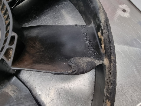 John Deere 6100, 6000 Series, Cooling Fan L79028 - Ventilatore: foto 3 John Deere 6100, 6000 Series, Cooling Fan L79028 - Ventilatore: foto 3