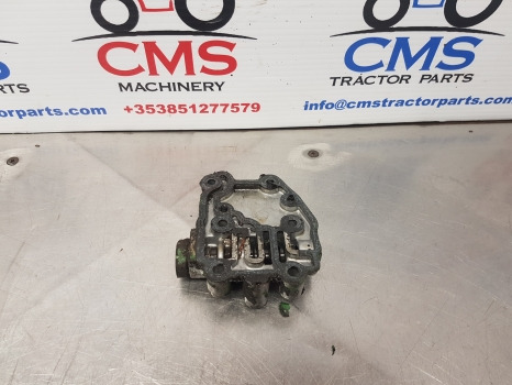 John Deere 6200, 6300, 6400, 7600, 7700 Clutch Cooling Valve Housing R109490 - Cambio: foto 4 John Deere 6200, 6300, 6400, 7600, 7700 Clutch Cooling Valve Housing R109490 - Cambio: foto 4