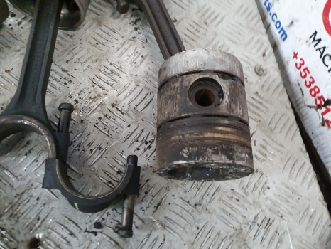 Massey Ferguson 135, 140, 145 Ad3.152 Pistons Set, Con Rod, 82111, 84774, 84957 - Pistoni/ Anelli/ Boccole per Trattore: foto 4 Massey Ferguson 135, 140, 145 Ad3.152 Pistons Set, Con Rod, 82111, 84774, 84957 - Pistoni/ Anelli/ Boccole per Trattore: foto 4