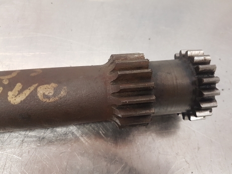 Massey Ferguson 50,135,150, 235, 595, 275, 290 Rear Pto Drive Shaft 886366m91 - Semiasse per Trattore: foto 3 Massey Ferguson 50,135,150, 235, 595, 275, 290 Rear Pto Drive Shaft 886366m91 - Semiasse per Trattore: foto 3