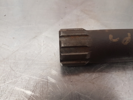 Massey Ferguson 50,135,150, 235, 595, 275, 290 Rear Pto Drive Shaft 886366m91 - Semiasse per Trattore: foto 2 Massey Ferguson 50,135,150, 235, 595, 275, 290 Rear Pto Drive Shaft 886366m91 - Semiasse per Trattore: foto 2