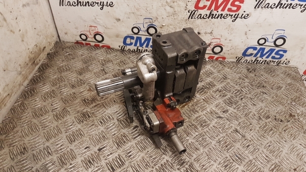 Massey Ferguson 690, 699, 590, 575 Hydraulic Lift Pump 1665610m2, 1675125m92 - Pompa idraulica per Trattore: foto 2 Massey Ferguson 690, 699, 590, 575 Hydraulic Lift Pump 1665610m2, 1675125m92 - Pompa idraulica per Trattore: foto 2