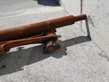 Massey Ferguson 7719s Front Axle Suspension Bracket Assy 4391065m91, 4391065m91 - Sospensione per Trattore: foto 5 Massey Ferguson 7719s Front Axle Suspension Bracket Assy 4391065m91, 4391065m91 - Sospensione per Trattore: foto 5