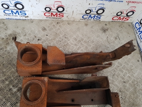 New Holland Case T7, Puma T7.225 Cab Suspension Bracket Support Lhs Rhs 84353071 - Sospensione della cabina per Trattore: foto 3 New Holland Case T7, Puma T7.225 Cab Suspension Bracket Support Lhs Rhs 84353071 - Sospensione della cabina per Trattore: foto 3