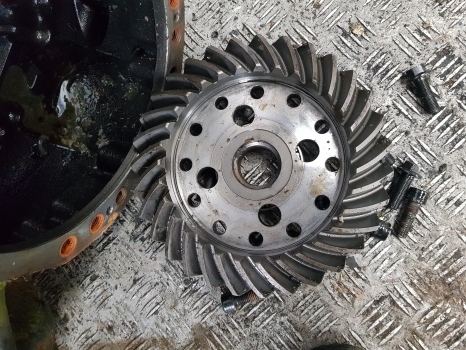 Asse anteriore per Sollevatore telescopico New Holland Lm435a Front Axle Housing Bevel Gear 85825672; 85826431; 85826706;: foto 10