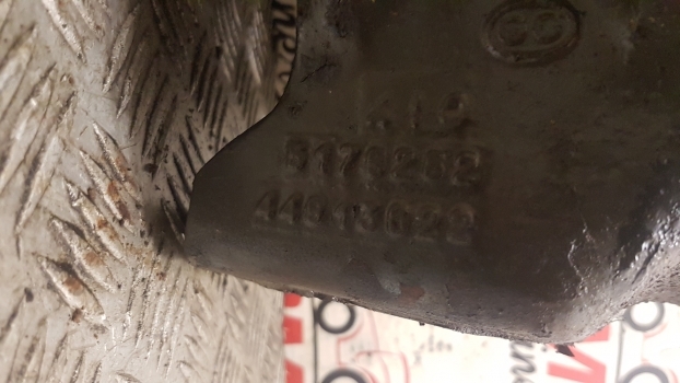 New Holland Tm, Tm150 Supersteer Front Axle Steering Spindle Rhs 5179271 - Fuso a snodo per Trattore: foto 3 New Holland Tm, Tm150 Supersteer Front Axle Steering Spindle Rhs 5179271 - Fuso a snodo per Trattore: foto 3