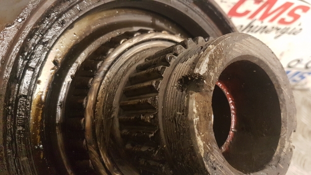 New Holland Tm, Tm150 Supersteer Front Axle Steering Spindle Rhs 5179271 - Fuso a snodo per Trattore: foto 2 New Holland Tm, Tm150 Supersteer Front Axle Steering Spindle Rhs 5179271 - Fuso a snodo per Trattore: foto 2