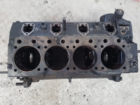 Same Explorer 65, 70 75, 80 Engine Crankcase Block 065.1110.0, 9.06599.41.3 - Basamento per Trattore: foto 2 Same Explorer 65, 70 75, 80 Engine Crankcase Block 065.1110.0, 9.06599.41.3 - Basamento per Trattore: foto 2