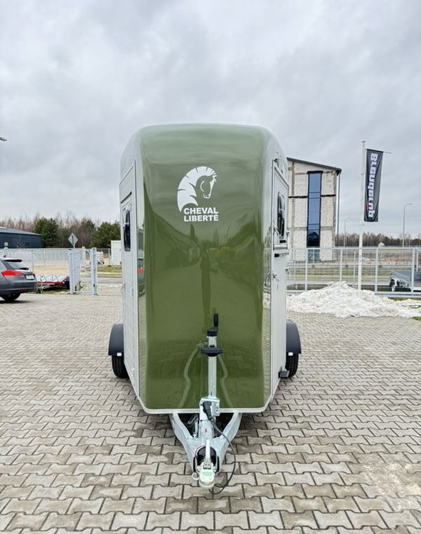 Trailer trasporto cavalli nuovo Cheval Liberte Touring Country XL przyczepa na dwa konie | duża siodlarnia | drzwi boczne | rampa przednia | 387×179 cm | ALUMINIOWA | Debon | dostawa | mocna i solidna |: foto 6
