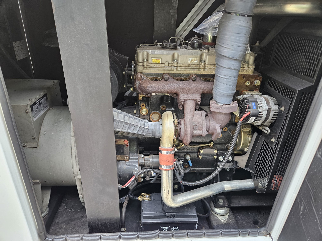 HGI 100KVA PERKINS GENERATOR DIESEL SILENT RENTAL SPECIFICATION HGI 100KVA PERKINS GENERATOR DIESEL SILENT RENTAL SPECIFICATION - Gruppo elettrogeno: foto 3 HGI 100KVA PERKINS GENERATOR DIESEL SILENT RENTAL SPECIFICATION HGI 100KVA PERKINS GENERATOR DIESEL SILENT RENTAL SPECIFICATION - Gruppo elettrogeno: foto 3